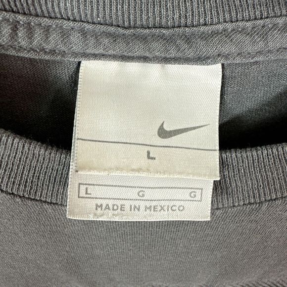 Nike Men T-Shirt Large Gray Y2K Swoosh Big Logo Crew Neck Short Sleeve Vintage - Picture 5 of 13